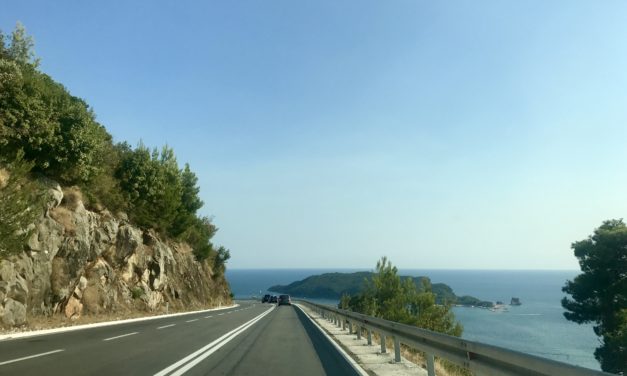 Tot ce trebuie să știți dacă vizitați Balcanii cu mașina