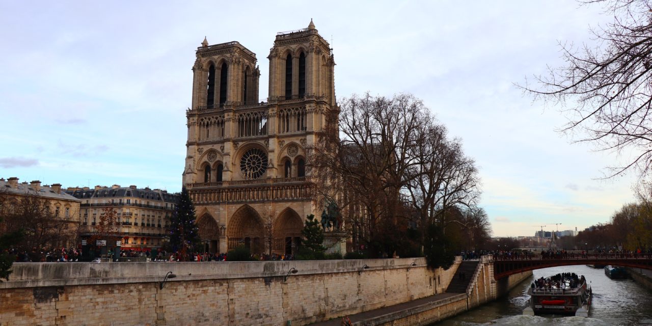 Catedrala Notre Dame și Basilica Sacré-Coeur din Paris
