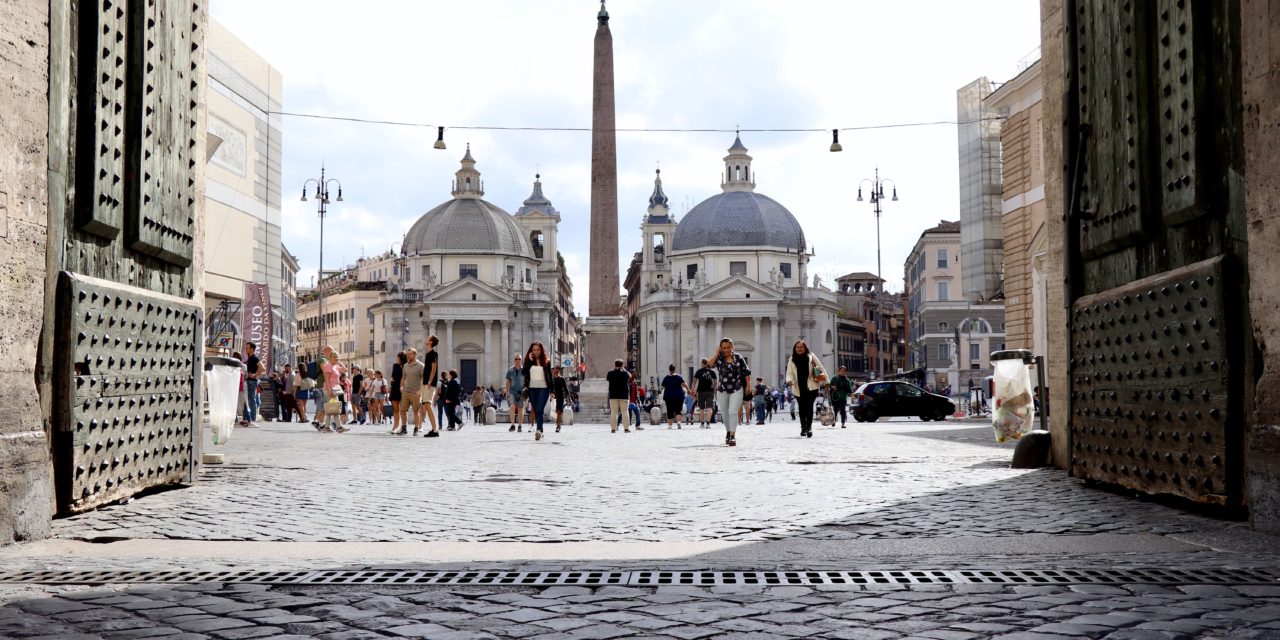 Piețe celebre din Roma – Piazza del Popolo, Piazza Venezia, Piazza Navona, Piazza di Spagna și Piazza di Trevi