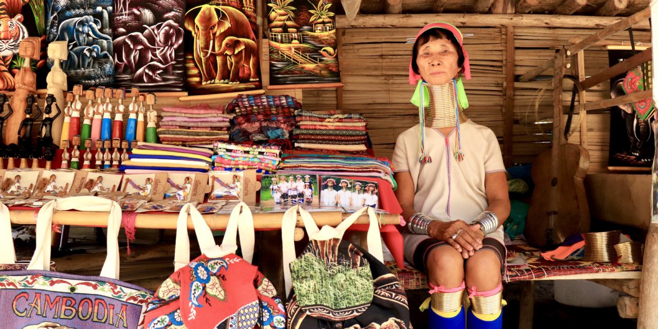 Satul Baan Tong Luang sau cum este să ți se transforme casa într-un muzeu
