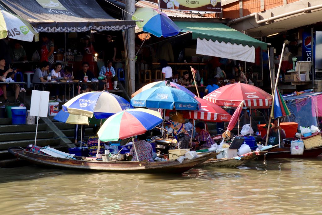 Piața plutitoare Amphawa