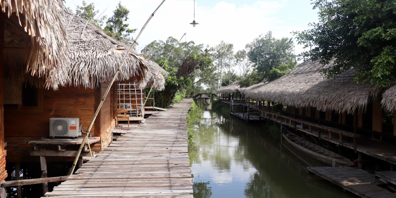 Unseen Thailand: Experiența cazării într-un bungalow suspendat pe apă